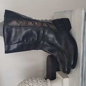 Matisse Leather Embroidered Boots SZ 11 M